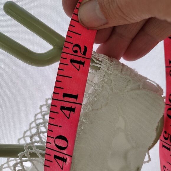 Lulu's crochet dress   - Picture 8 of 11